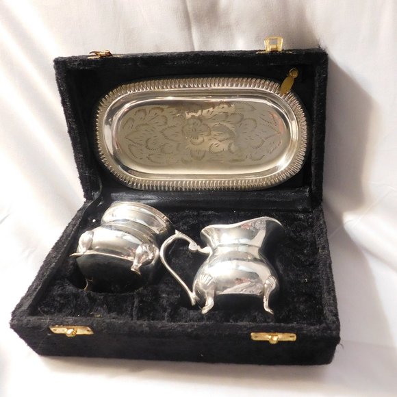 International Silver Company Tray, Creamer & Sugar Bowl in Black Velvet Box - Picture 1 of 12